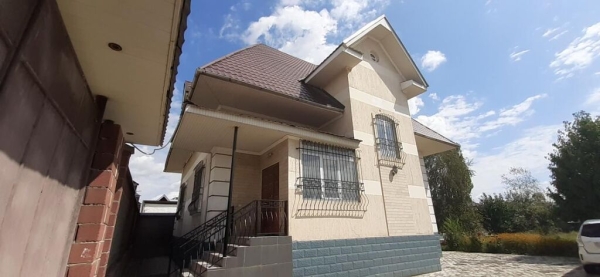 Продаю 8-к дом (250 м²) в Джалал-Абаде