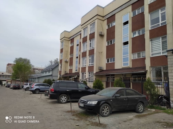 Продаю 3-к квартиру (69 м²) в Бишкеке