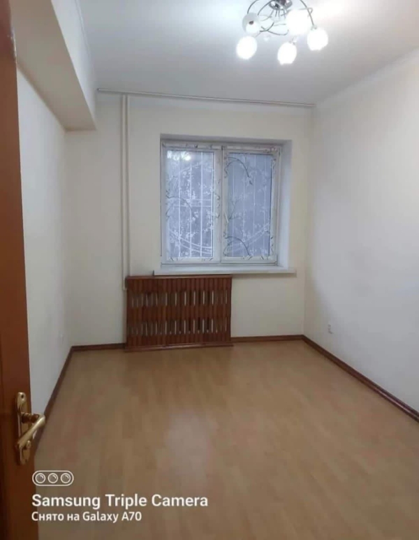Продаю 4-к квартиру (87 м²) в Бишкеке
