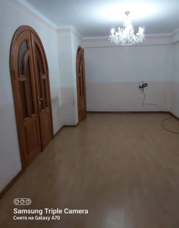 Продаю 4-к квартиру (87 м²) в Бишкеке