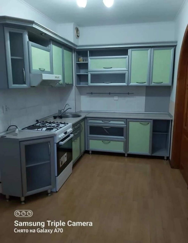 Продаю 4-к квартиру (87 м²) в Бишкеке