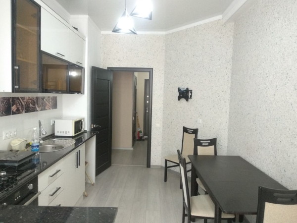 Продаю 2-к квартиру (64 м²) в Бишкеке