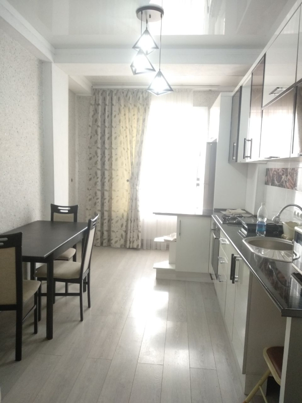 Продаю 2-к квартиру (64 м²) в Бишкеке