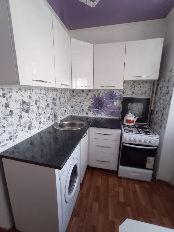 Продаю 2-к квартиру (42 м²) в Бишкеке