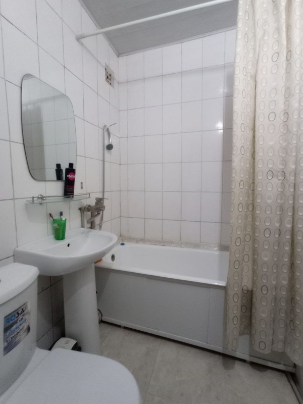 Продаю 2-к квартиру (42 м²) в Бишкеке