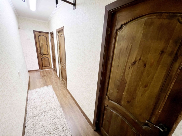 Продаю 4-к квартиру (84 м²) в Бишкеке