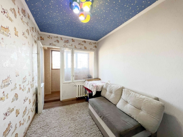 Продаю 4-к квартиру (84 м²) в Бишкеке