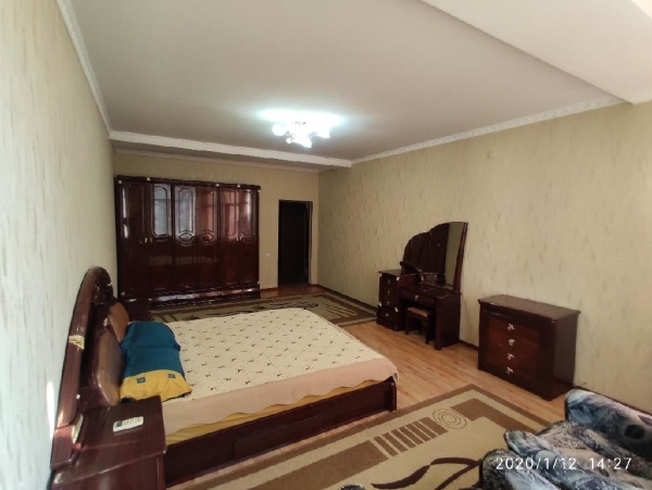 Сдаю 3-к квартиру (135 м²) в Бишкеке