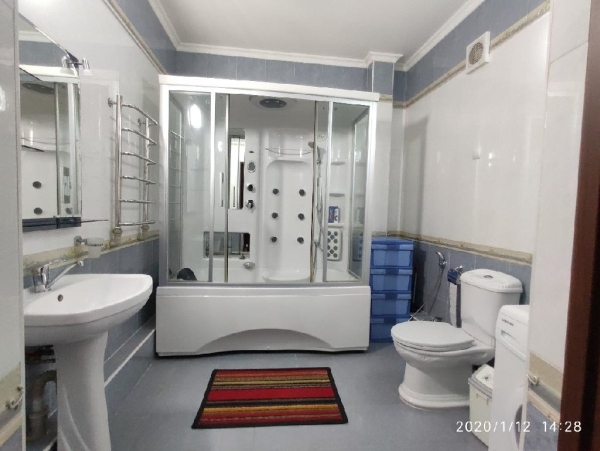 Сдаю 3-к квартиру (135 м²) в Бишкеке