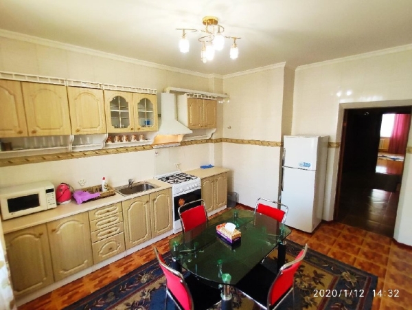 Сдаю 3-к квартиру (135 м²) в Бишкеке