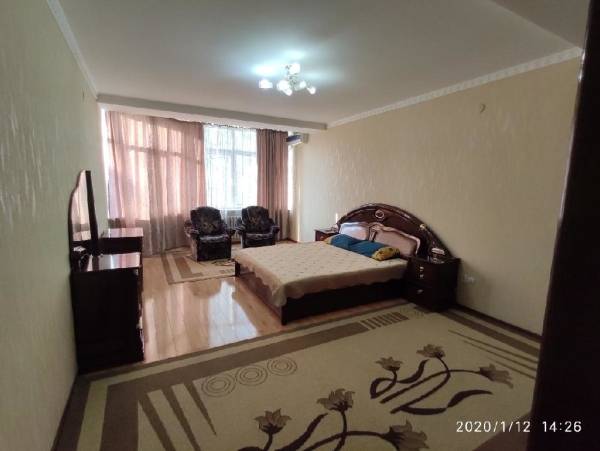 Сдаю 3-к квартиру (135 м²) в Бишкеке