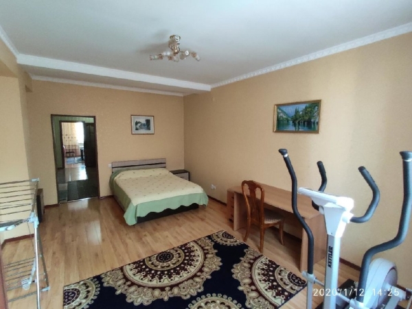 Сдаю 3-к квартиру (135 м²) в Бишкеке