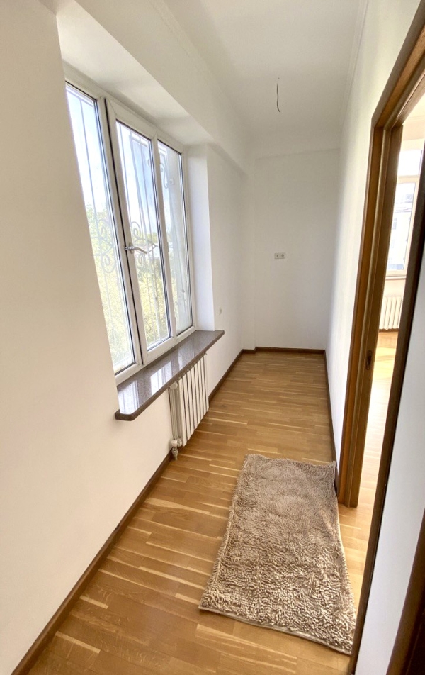 Продаю 3-к квартиру (128 м²) в Бишкеке