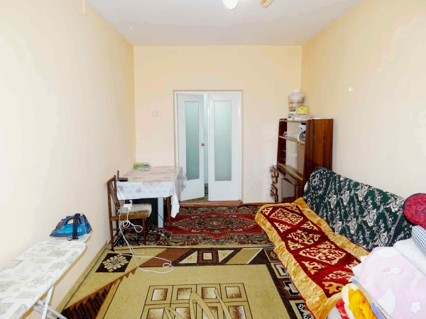 Продаю 4-к квартиру (76 м²) в Бишкеке