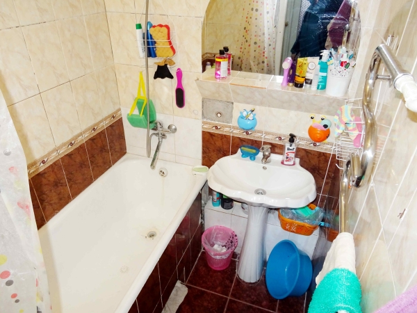 Продаю 4-к квартиру (76 м²) в Бишкеке