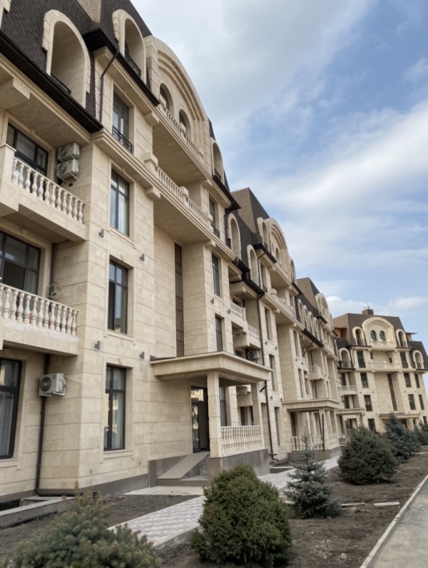 Продаю 3-к квартиру (110 м²) в Бишкеке