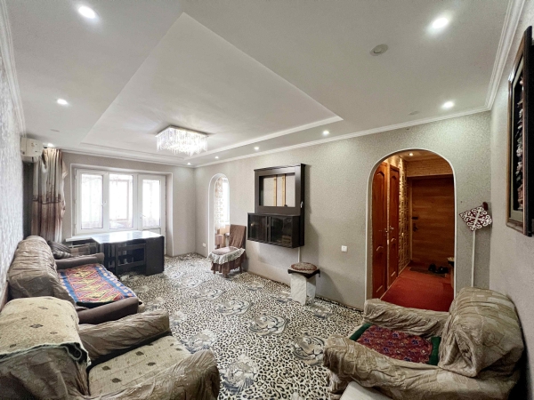 Продаю 3-к квартиру (56 м²) в Бишкеке