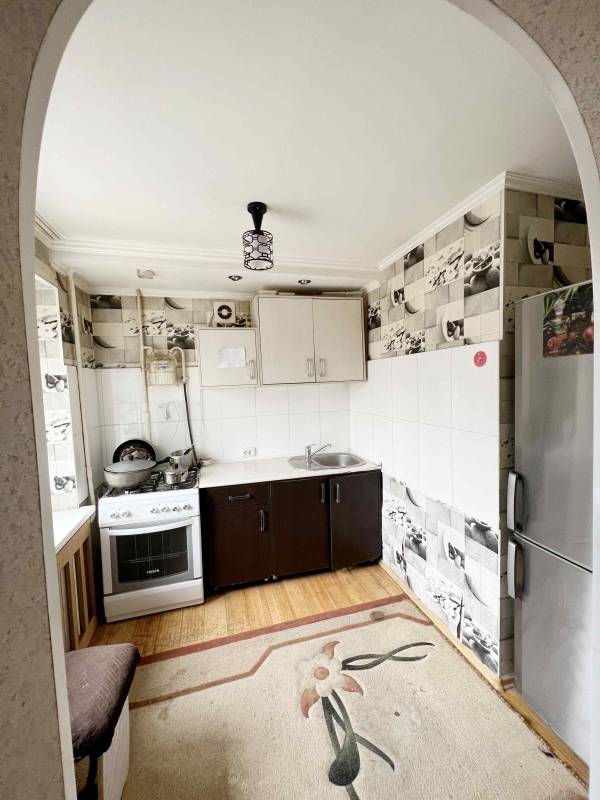 Продаю 3-к квартиру (56 м²) в Бишкеке