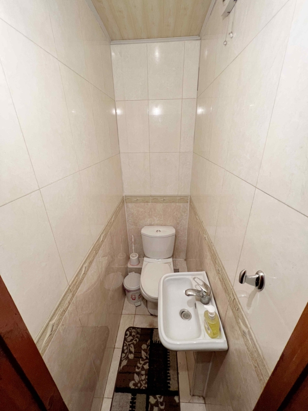 Продаю 3-к квартиру (56 м²) в Бишкеке