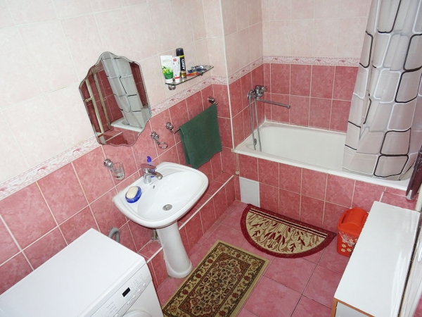 Продаю 4-к квартиру (83 м²) в Бишкеке