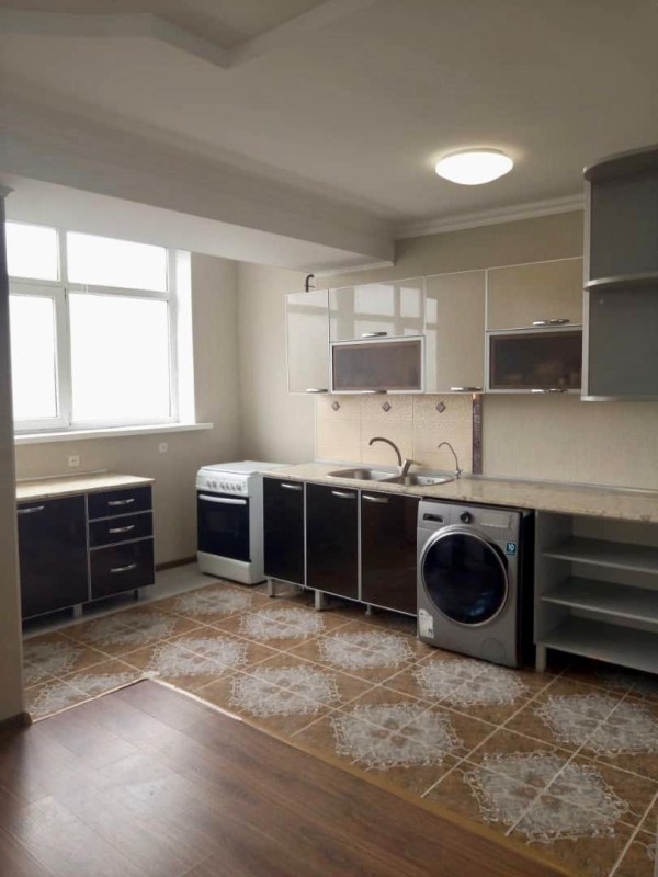 Продаю 1-к квартиру (42 м²) в Бишкеке