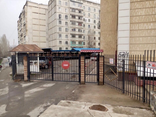 Продаю 1-к квартиру (42 м²) в Бишкеке