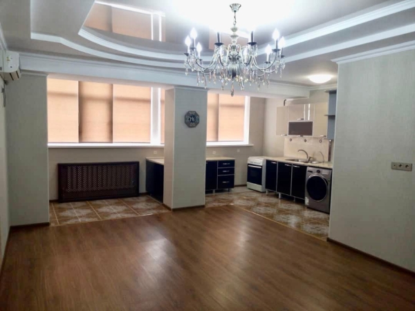 Продаю 1-к квартиру (42 м²) в Бишкеке