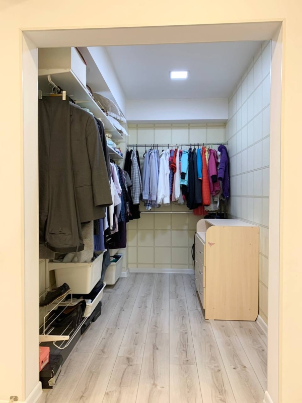 Продаю 3-к квартиру (140 м²) в Бишкеке