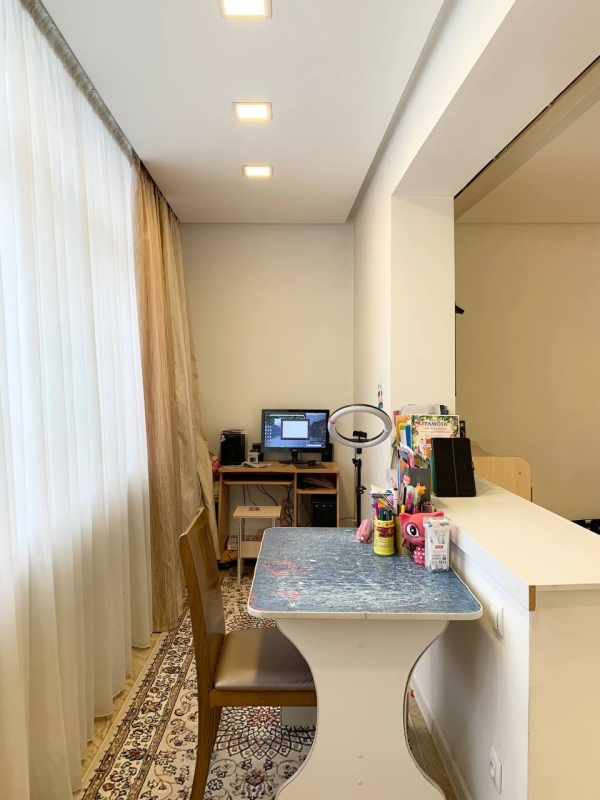 Продаю 3-к квартиру (140 м²) в Бишкеке
