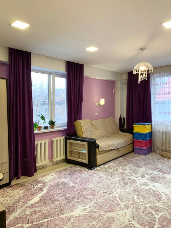 Продаю 3-к квартиру (140 м²) в Бишкеке