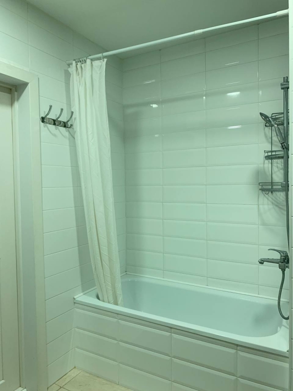 Продаю 3-к квартиру (140 м²) в Бишкеке
