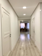 Продаю 3-к квартиру (140 м²) в Бишкеке