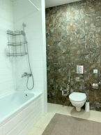 Продаю 3-к квартиру (140 м²) в Бишкеке