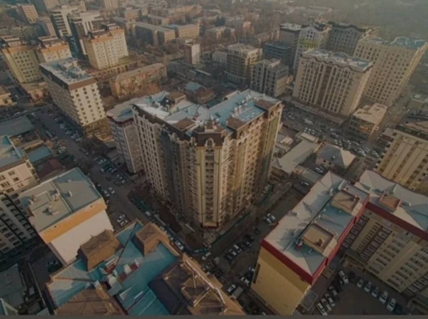 Продаю 2-к квартиру (87 м²) в Бишкеке