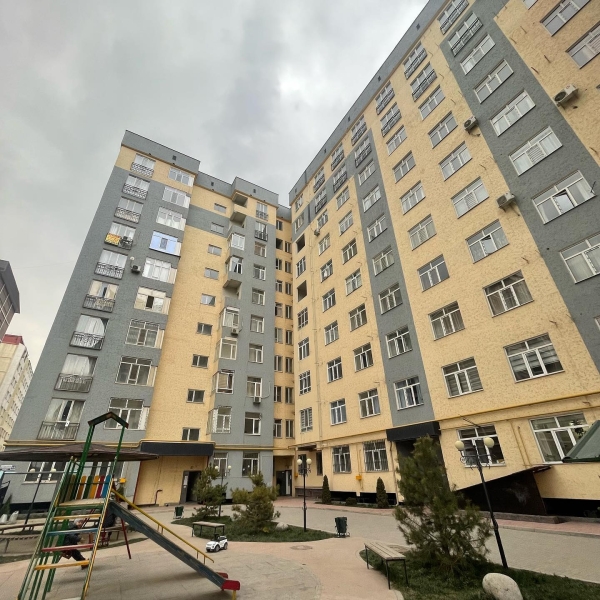 Продаю 2-к квартиру (77 м²) в Бишкеке