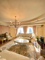 Продаю 6-к квартиру (200 м²) в Бишкеке