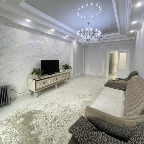 Продаю 3-к квартиру (135 м²) в Бишкеке