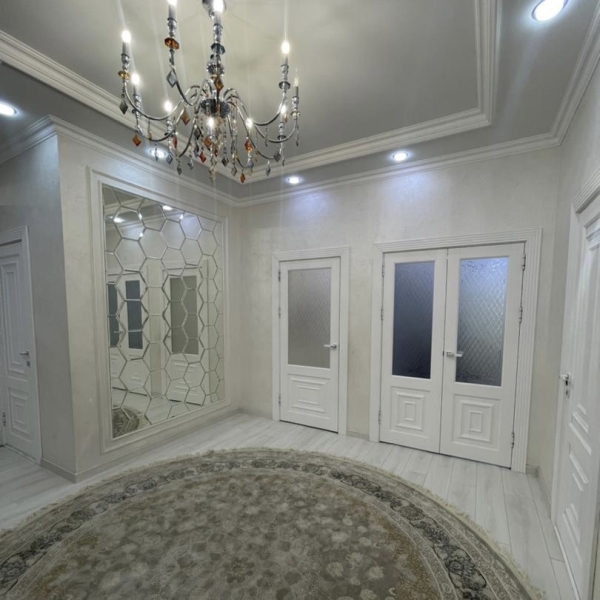 Продаю 3-к квартиру (135 м²) в Бишкеке
