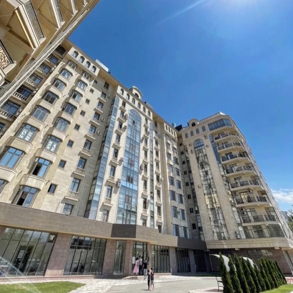 Продаю 6-к квартиру (303 м²) в Бишкеке