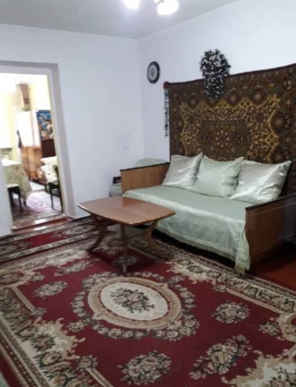 Продаю 2-к квартиру (40 м²) в Бишкеке