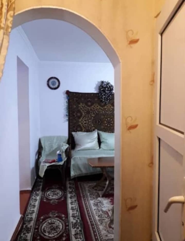 Продаю 2-к квартиру (40 м²) в Бишкеке