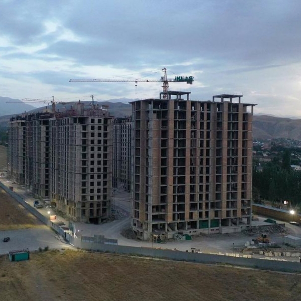 Продаю 1-к квартиру (54 м²) в Бишкеке