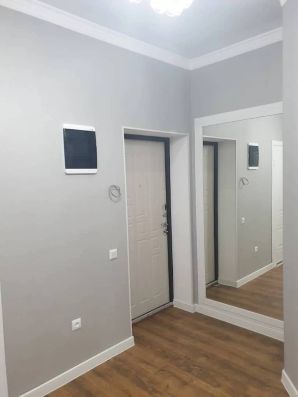 Продаю 2-к квартиру (64 м²) в Бишкеке