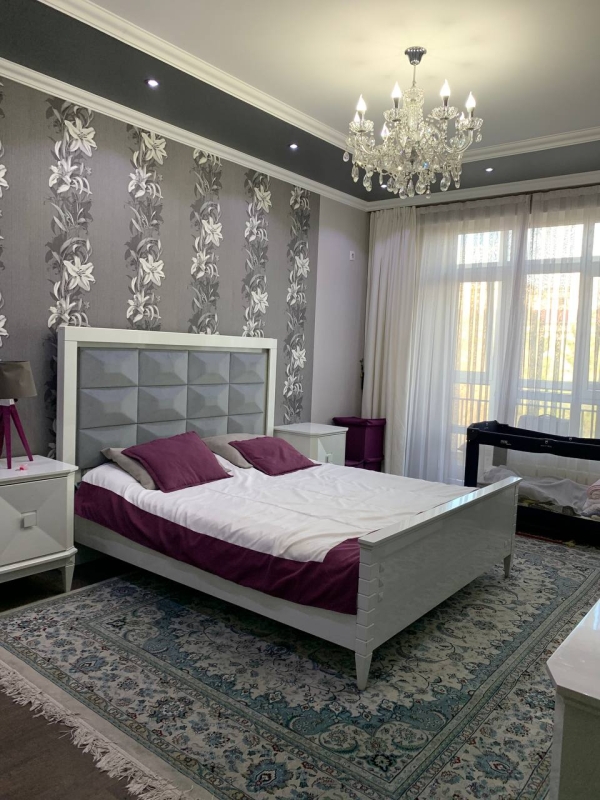 Продаю 3-к квартиру (116 м²) в Бишкеке