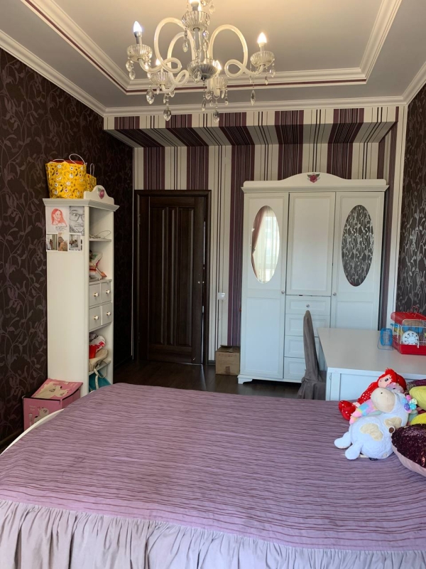Продаю 3-к квартиру (116 м²) в Бишкеке