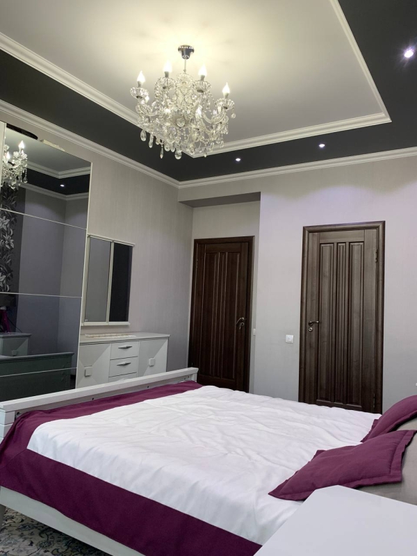 Продаю 3-к квартиру (116 м²) в Бишкеке