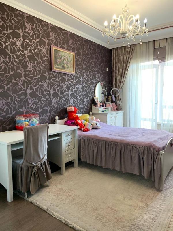 Продаю 3-к квартиру (116 м²) в Бишкеке