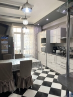 Продаю 3-к квартиру (116 м²) в Бишкеке