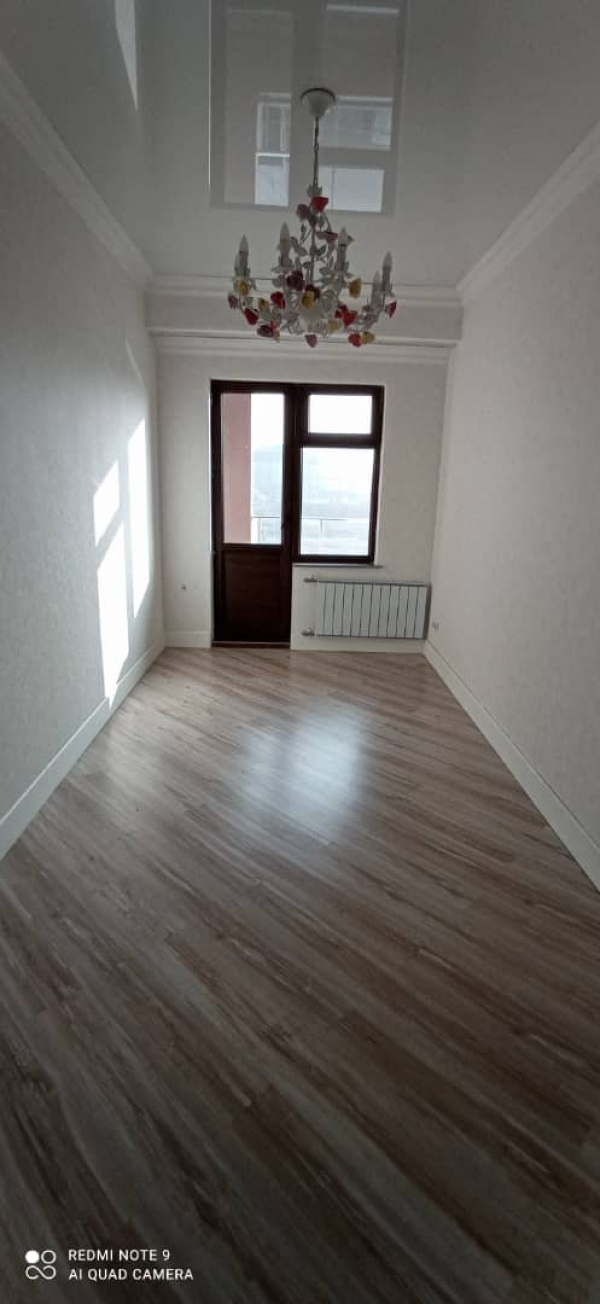 Продаю 4-к квартиру (170 м²) в Бишкеке