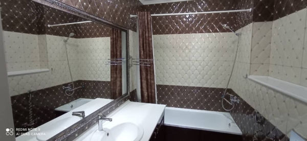 Продаю 4-к квартиру (170 м²) в Бишкеке